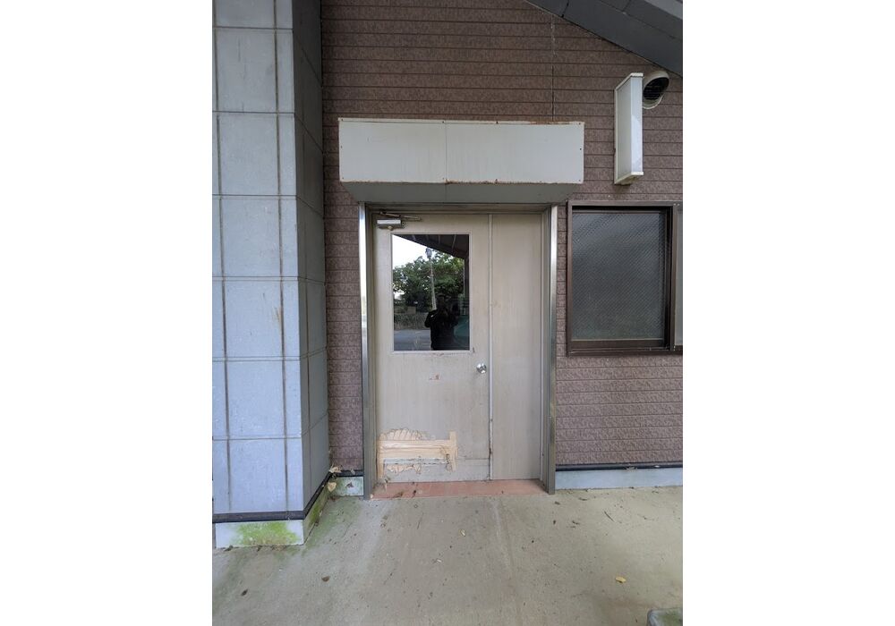 ドア交換工事前